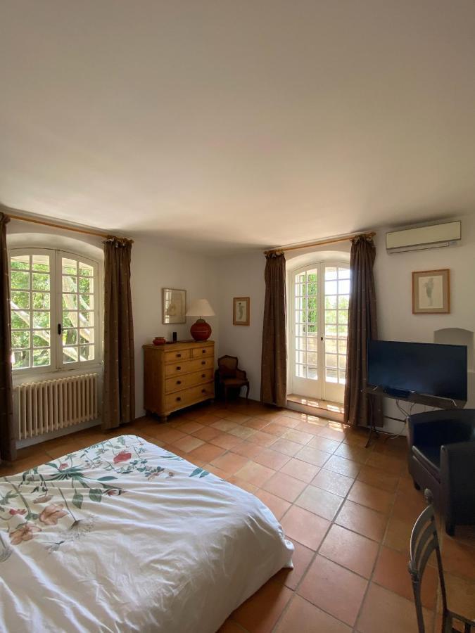 Villa Provencale Familiale Avec Piscine Гримо Экстерьер фото