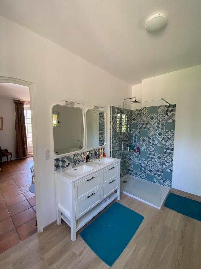 Villa Provencale Familiale Avec Piscine Гримо Экстерьер фото