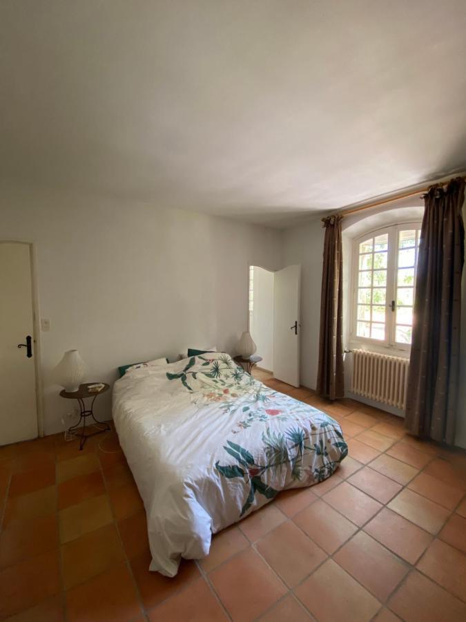 Villa Provencale Familiale Avec Piscine Гримо Экстерьер фото
