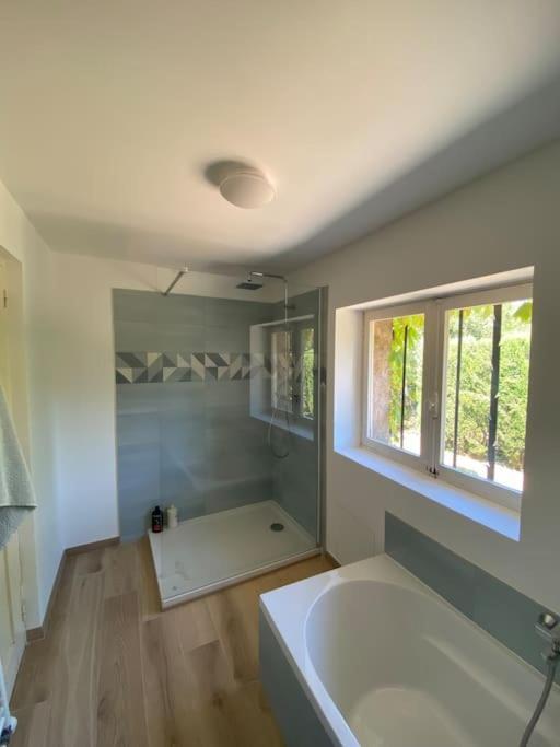 Villa Provencale Familiale Avec Piscine Гримо Экстерьер фото